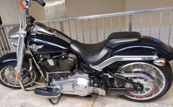 HARLEY-DAVIDSON SOFTAIL FAT BOY 114 HARLEY-DAVIDSON SOFTAIL FAT BOY 114